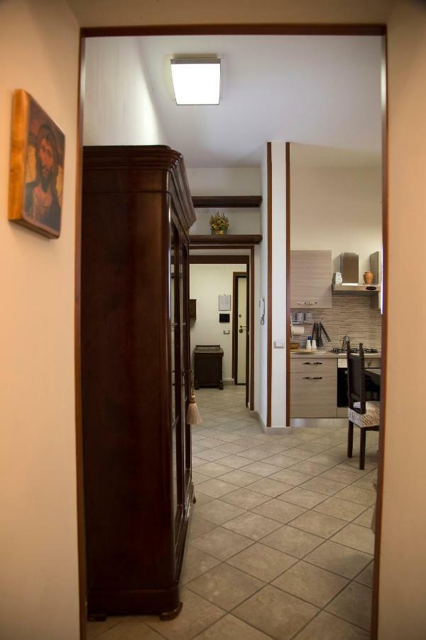 Luci Di S. Chiara Apartment เนเปิลส์ ภายนอก รูปภาพ