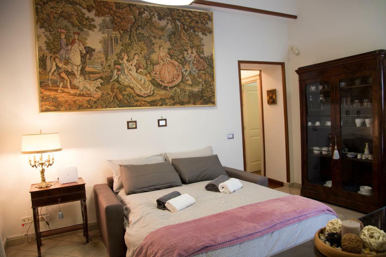 Luci Di S. Chiara Apartment เนเปิลส์ ภายนอก รูปภาพ